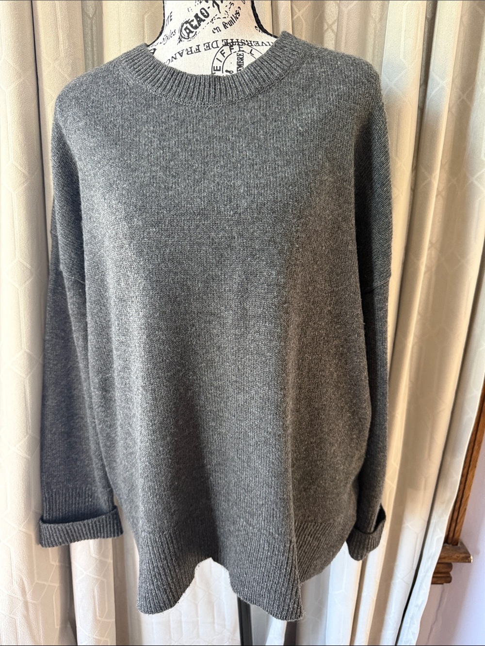 Theory 100% Cashmere Crewneck Sweater - Soft Knit Pullover